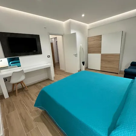 1 Apartment *